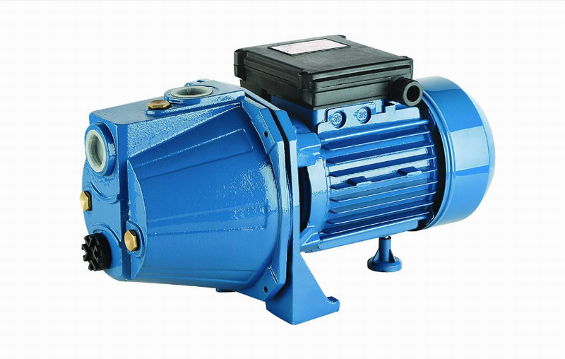 Self priming pump
